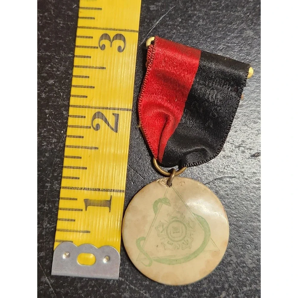 Vintage Bonner‎ Mfg Co Fraternal Pin Medal Ribbon Snake Triangle